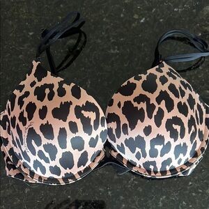 Victoria's Secret Black and Tan Leopard Print Bra